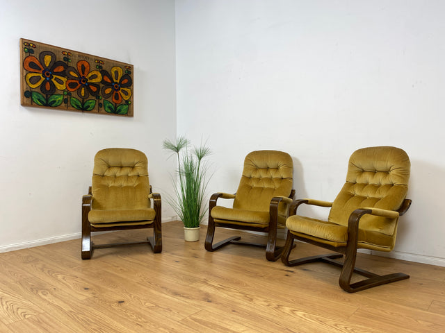 WMK 1/3 Formschöner, äußerst bequemer & sehr gut erhaltener skandinavischer Freisschwinger mit gestepptem Samtbezug # Sessel Lesesessel Relaxsessel Easy Chair Fernsehsessel Samt Vintage 70er Retro