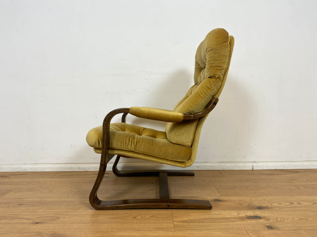 WMK 1/3 Formschöner, äußerst bequemer & sehr gut erhaltener skandinavischer Freisschwinger mit gestepptem Samtbezug # Sessel Lesesessel Relaxsessel Easy Chair Fernsehsessel Samt Vintage 70er Retro