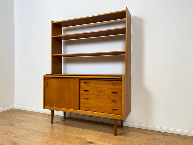 WMK # Stilvoller skandinavischer Mid-Century Bücherschrank / Sekretär in Teakholz mit ausziehbare Schreibfläche und Schiebetür # Bücherregal Regal Highboard Sideboard Kommod Danish Design Vintage 60er