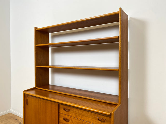 WMK # Stilvoller skandinavischer Mid-Century Bücherschrank / Sekretär in Teakholz mit ausziehbare Schreibfläche und Schiebetür # Bücherregal Regal Highboard Sideboard Kommod Danish Design Vintage 60er