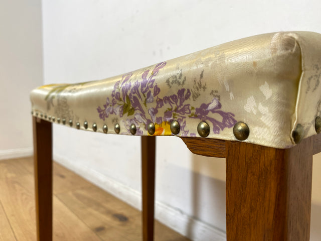 WMK I Wunderschöner skandinavischer Mid-Century Hocker mit hochwertigem floralem Bezug I Sitzhocker Fußhocker Sitz Schemel Taburett Blumenhocker Vintage 50er 60er Berlin Essen Nürnberg Erfurt Bremen