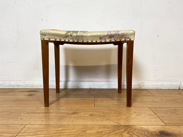 WMK I Wunderschöner skandinavischer Mid-Century Hocker mit hochwertigem floralem Bezug I Sitzhocker Fußhocker Sitz Schemel Taburett Blumenhocker Vintage 50er 60er Berlin Essen Nürnberg Erfurt Bremen