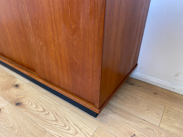 WMK # Stilvoller skandinavischer Mid-Century Kleiderschrank in Teakholz mit Aufsatz & Schiebetüren # Schrank Schlafzimmerschrank Wäscheschrank Wardrobe Danish Design Vintage Teak Berlin Hamburg Köln