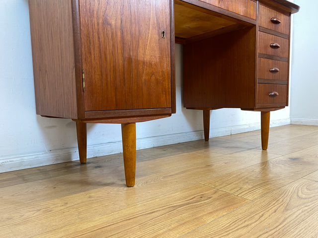 WMK I Hochwertiger skandinavischer Mid-Century Schreibtisch in Teakholz mit Schubladen & formschönen Holzgriffen I Writing Desk Bureau Sekretär Danish Design Vintage 50er 60er Teak Berlin Hamburg Köln