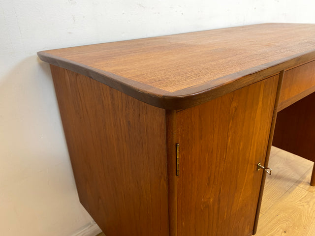 WMK I Hochwertiger skandinavischer Mid-Century Schreibtisch in Teakholz mit Schubladen & formschönen Holzgriffen I Writing Desk Bureau Sekretär Danish Design Vintage 50er 60er Teak Berlin Hamburg Köln
