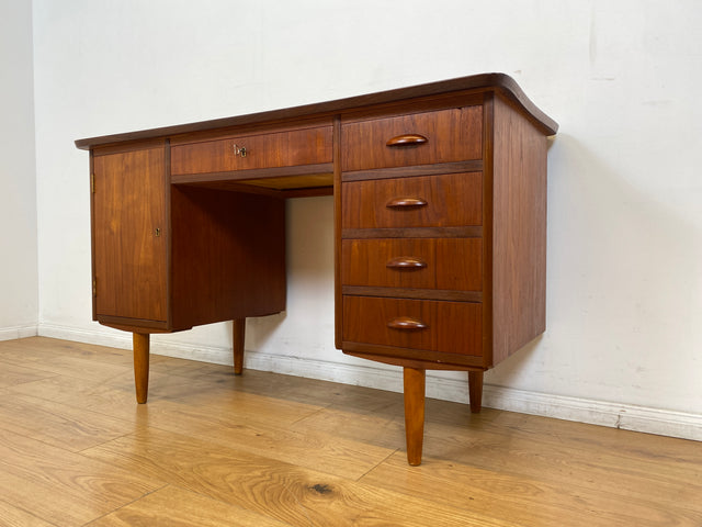 WMK I Hochwertiger skandinavischer Mid-Century Schreibtisch in Teakholz mit Schubladen & formschönen Holzgriffen I Writing Desk Bureau Sekretär Danish Design Vintage 50er 60er Teak Berlin Hamburg Köln