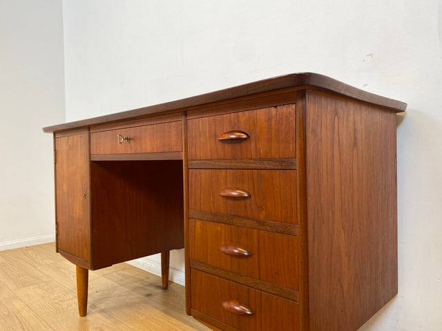 WMK I Hochwertiger skandinavischer Mid-Century Schreibtisch in Teakholz mit Schubladen & formschönen Holzgriffen I Writing Desk Bureau Sekretär Danish Design Vintage 50er 60er Teak Berlin Hamburg Köln