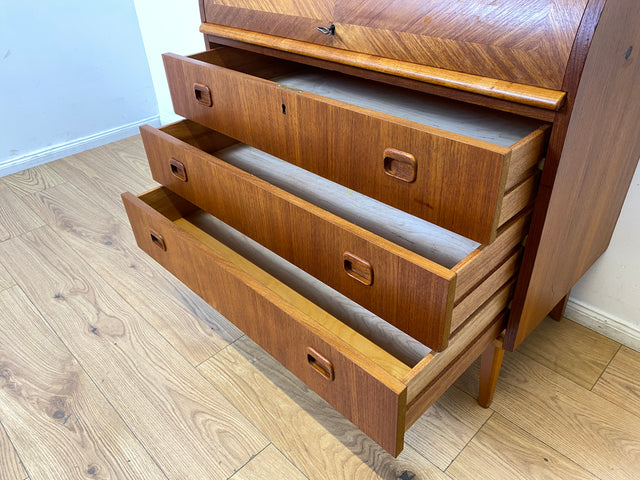 WMK I Stilvoller skandinavischer Mid-Century Sekretär in Teakholz I Schreibkommode Schreibschrank Schreibtisch Kommode Schminkkommode Wäschekommode Danish Design Vintage Teak Berlin Bremen Stuttgart