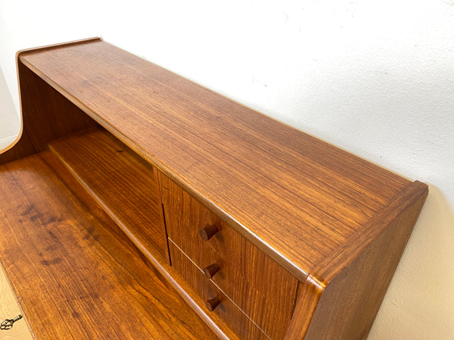 WMK I Hochwertiger skandinavischer Mid-Century Sekretär in Teakholz mit auszieh. Schreibfläche I Schreibschrank Schreibtisch Desk Kommode Wäsche Schmink Tisch Danish Design Vintage Berlin Köln Hamburg