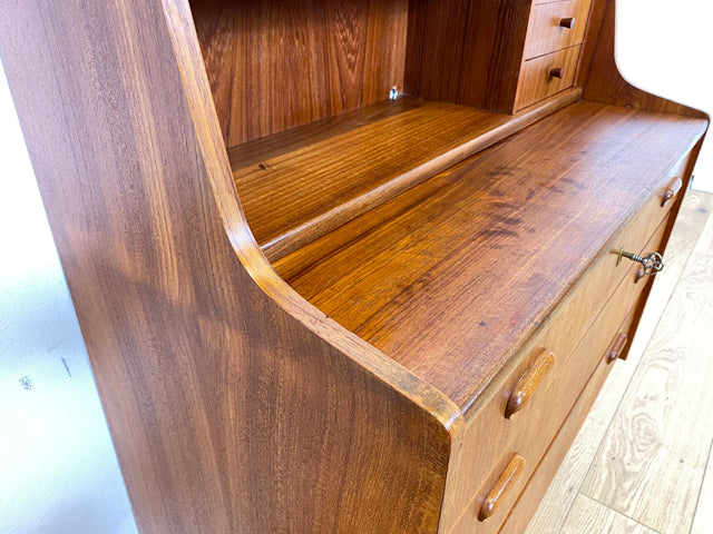 WMK I Hochwertiger skandinavischer Mid-Century Sekretär in Teakholz mit auszieh. Schreibfläche I Schreibschrank Schreibtisch Desk Kommode Wäsche Schmink Tisch Danish Design Vintage Berlin Köln Hamburg