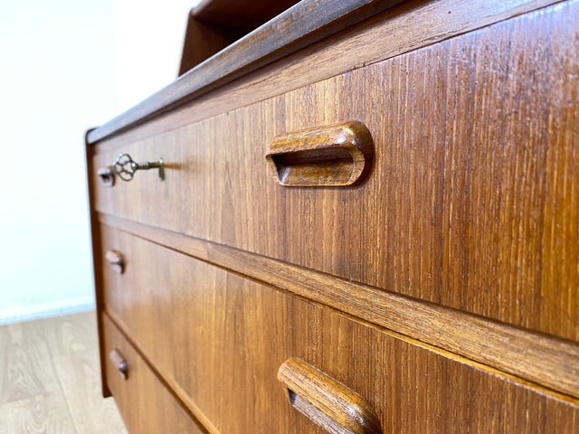 WMK I Hochwertiger skandinavischer Mid-Century Sekretär in Teakholz mit auszieh. Schreibfläche I Schreibschrank Schreibtisch Desk Kommode Wäsche Schmink Tisch Danish Design Vintage Berlin Köln Hamburg