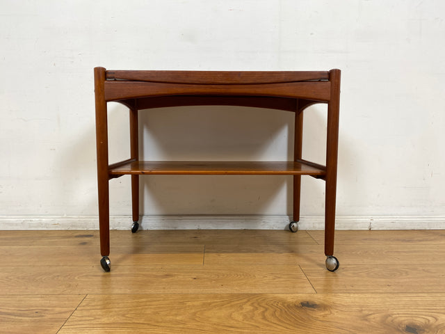 WMK I Stilvoller skandinavischer Mid-Century Servierwagen aus Teakholz auf Rollen mit abnehmbarem Serviertablett I Teewagen Beistelltisch Couchtisch Barwagen Danish Design Vintage Berlin Hamburg Köln