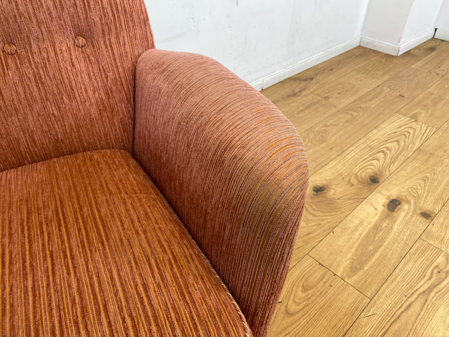 WMK I Formschöner & sehr gut erhaltener skandinavischer Mid-Century Sessel in Altrosa mit bequemen Federkernsitz