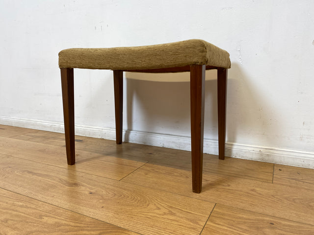 WMK I Versand 15€ I 1/2 Formschöner skandinavischer Mid-Century Sitzhocker mit beigem Bezug