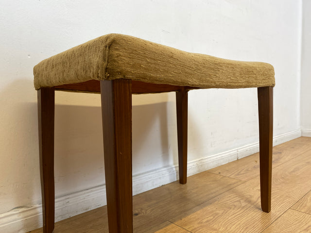 WMK I Versand 15€ I 1/2 Formschöner skandinavischer Mid-Century Sitzhocker mit beigem Bezug