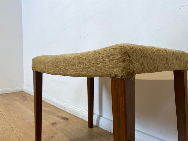 WMK I Versand 15€ I 1/2 Formschöner skandinavischer Mid-Century Sitzhocker mit beigem Bezug