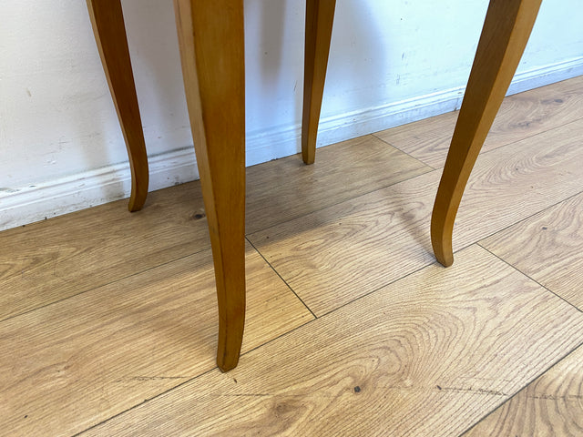 WMK I Besonders schöner skandinavischer Mid-Century Sitzhocker mit beigem handgewebtem Gobelin Bezug I Hocker Fußhocker Schemel Taburett Sitz Stuhl Vintage I Berlin Bayern Sachsen I Versand möglich