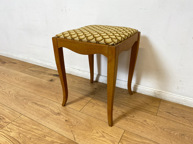 WMK I Besonders schöner skandinavischer Mid-Century Sitzhocker mit beigem handgewebtem Gobelin Bezug I Hocker Fußhocker Schemel Taburett Sitz Stuhl Vintage I Berlin Bayern Sachsen I Versand möglich
