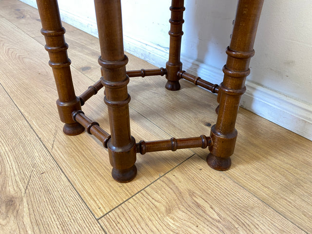 WMK I Wunderschöner skandinavischer Mid-Century Sitzhocker mit tollem handgewebtem Gobelin Bezug I Hocker Fußhocker Schemel Taburett Sitz Stuhl Vintage I Berlin Bremen Stuttgart I Versand möglich