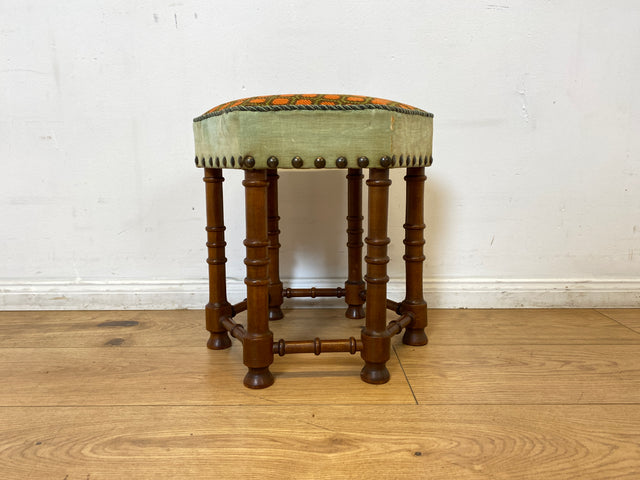 WMK I Wunderschöner skandinavischer Mid-Century Sitzhocker mit tollem handgewebtem Gobelin Bezug I Hocker Fußhocker Schemel Taburett Sitz Stuhl Vintage I Berlin Bremen Stuttgart I Versand möglich