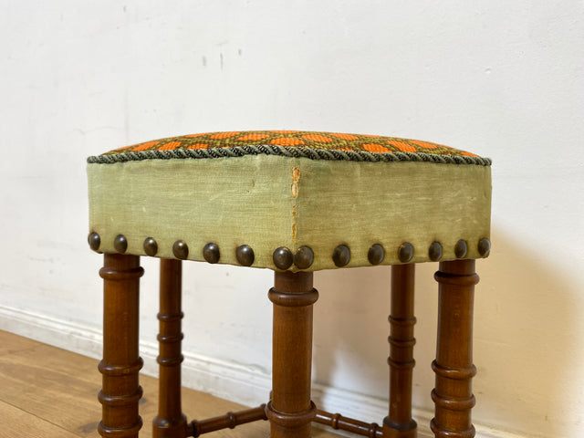 WMK I Wunderschöner skandinavischer Mid-Century Sitzhocker mit tollem handgewebtem Gobelin Bezug I Hocker Fußhocker Schemel Taburett Sitz Stuhl Vintage I Berlin Bremen Stuttgart I Versand möglich