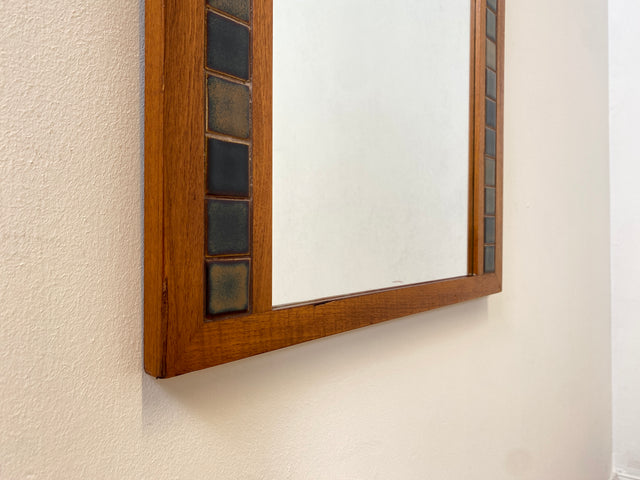 WMK I Schöner großer skandinavischer Wandspiegel mit Holzrahmen in Teak und kunstvollen Fliesen Mosaik, Dänemark, 70er Jahre I Spiegel Mirror Garderobe Flur Bad Retro Space Age Danish Design Teak