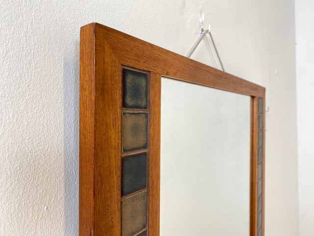 WMK I Schöner großer skandinavischer Wandspiegel mit Holzrahmen in Teak und kunstvollen Fliesen Mosaik, Dänemark, 70er Jahre I Spiegel Mirror Garderobe Flur Bad Retro Space Age Danish Design Teak