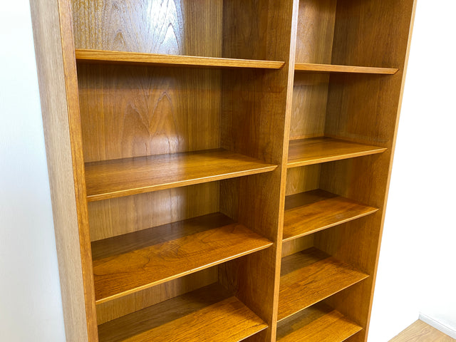 WMK # Hochwertiges skandinavisches Designer Bücherregal von Poul Hundevad , Vollholz in Teak, mit verstellbaren Regalböden # Regal Holzregal Bücherschrank Danish Design Mid-Century Vintage Teakholz