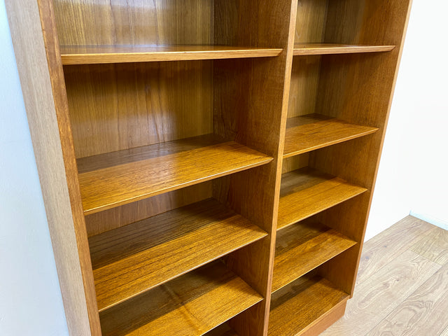 WMK # Hochwertiges skandinavisches Designer Bücherregal von Poul Hundevad , Vollholz in Teak, mit verstellbaren Regalböden # Regal Holzregal Bücherschrank Danish Design Mid-Century Vintage Teakholz