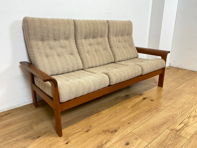 WMK I Hochwertiges skandinavisches Designer Sofa von EMC Møbler mit Teakholz Rahmen und beigem Wollbezug I Couch 3-Sitzer 3er Sitzgarnitur Danish Design Mid-Century Vintage Teak Berlin Köln Frankfurt