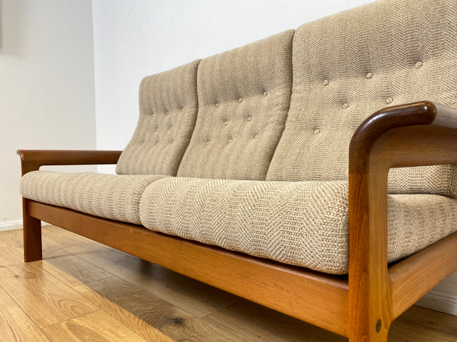 WMK I Hochwertiges skandinavisches Designer Sofa von EMC Møbler mit Teakholz Rahmen und beigem Wollbezug I Couch 3-Sitzer 3er Sitzgarnitur Danish Design Mid-Century Vintage Teak Berlin Köln Frankfurt