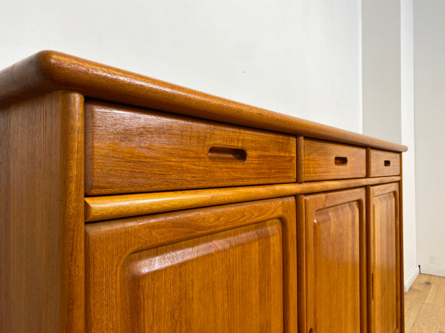 WMK # Hochwertiges und sehr gut erhaltenes skandinavisches Designersideboard von Drylund in Teakholz mit Schubladen # Anrichte Schrank Kommode Sideboard Schuhschrank Danish Design Vintage Berlin Köln