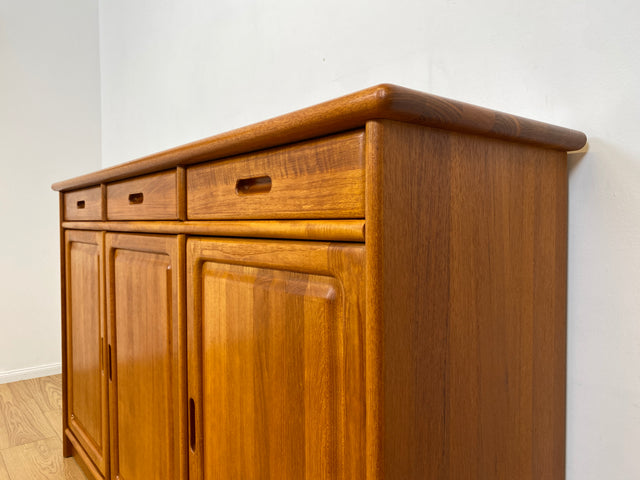 WMK # Hochwertiges und sehr gut erhaltenes skandinavisches Designersideboard von Drylund in Teakholz mit Schubladen # Anrichte Schrank Kommode Sideboard Schuhschrank Danish Design Vintage Berlin Köln