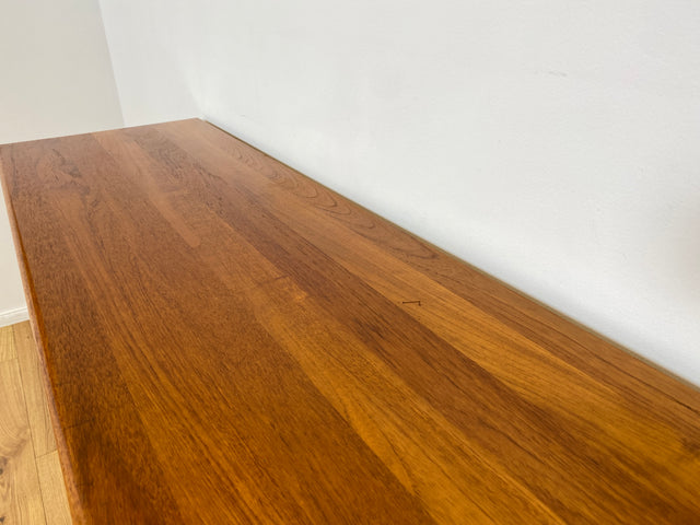 WMK # Hochwertiges und sehr gut erhaltenes skandinavisches Designersideboard von Drylund in Teakholz mit Schubladen # Anrichte Schrank Kommode Sideboard Schuhschrank Danish Design Vintage Berlin Köln