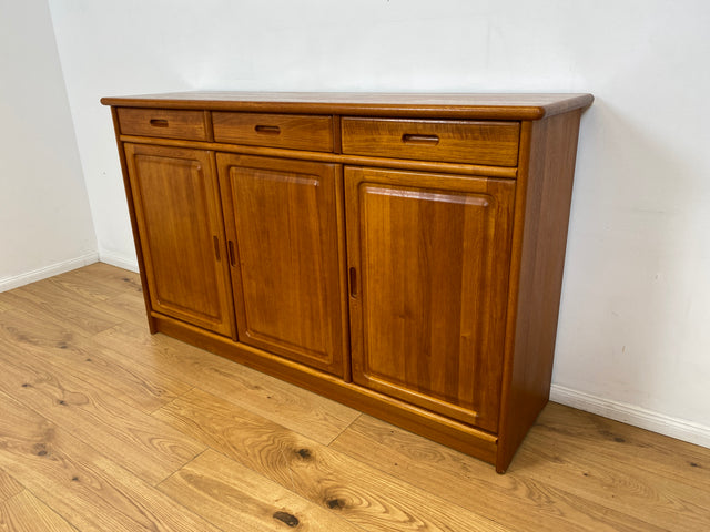 WMK # Hochwertiges und sehr gut erhaltenes skandinavisches Designersideboard von Drylund in Teakholz mit Schubladen # Anrichte Schrank Kommode Sideboard Schuhschrank Danish Design Vintage Berlin Köln