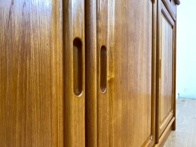 WMK # Hochwertiges und sehr gut erhaltenes skandinavisches Designersideboard von Drylund in Teakholz mit Schubladen # Anrichte Schrank Kommode Sideboard Schuhschrank Danish Design Vintage Berlin Köln