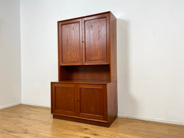 WMK I Stilvolles und sehr gut erhaltenes skandinavisches Highboard in Teakholz