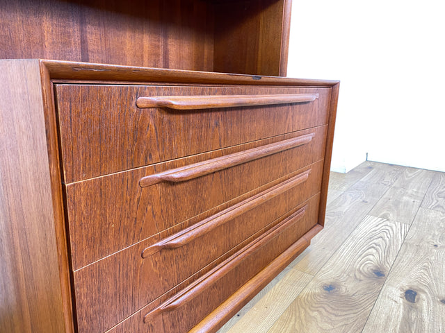 WMK I Stilvolles skandinavisches Highboard in Teakholz mit Schubladen & formschönen Holzgriffen I Schrank Bücherschrank Wäscheschrank Kommode Sideboard Teak Danish Design Vintage Berlin Hamburg Bremen