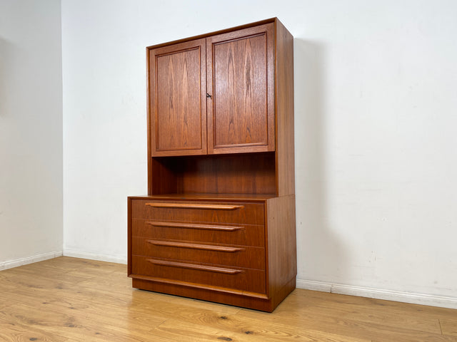WMK I Stilvolles skandinavisches Highboard in Teakholz mit Schubladen & formschönen Holzgriffen I Schrank Bücherschrank Wäscheschrank Kommode Sideboard Teak Danish Design Vintage Berlin Hamburg Bremen