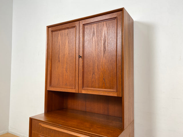 WMK I Stilvolles skandinavisches Highboard in Teakholz mit Schubladen & formschönen Holzgriffen I Schrank Bücherschrank Wäscheschrank Kommode Sideboard Teak Danish Design Vintage Berlin Hamburg Bremen