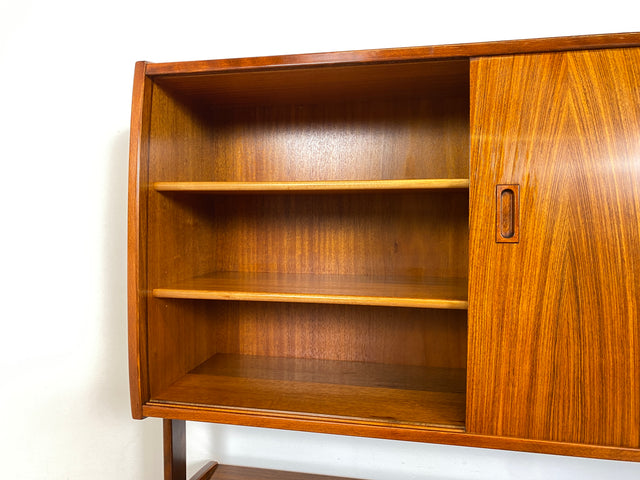 WMK I Hochwertiges skandinavisches Mid-Century Highboard , Vollholz in Teak & Palisander ,  mit Schiebetüren I Schrank Sideboard Kommode Anrichte Cabinet Danish Design Vintage Teak Berlin Köln München