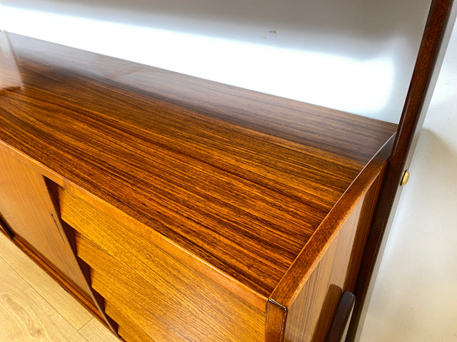 WMK I Hochwertiges skandinavisches Mid-Century Highboard , Vollholz in Teak & Palisander ,  mit Schiebetüren I Schrank Sideboard Kommode Anrichte Cabinet Danish Design Vintage Teak Berlin Köln München