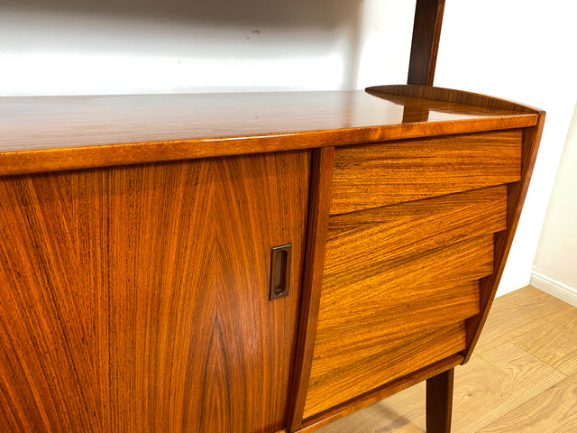 WMK I Hochwertiges skandinavisches Mid-Century Highboard , Vollholz in Teak & Palisander ,  mit Schiebetüren I Schrank Sideboard Kommode Anrichte Cabinet Danish Design Vintage Teak Berlin Köln München
