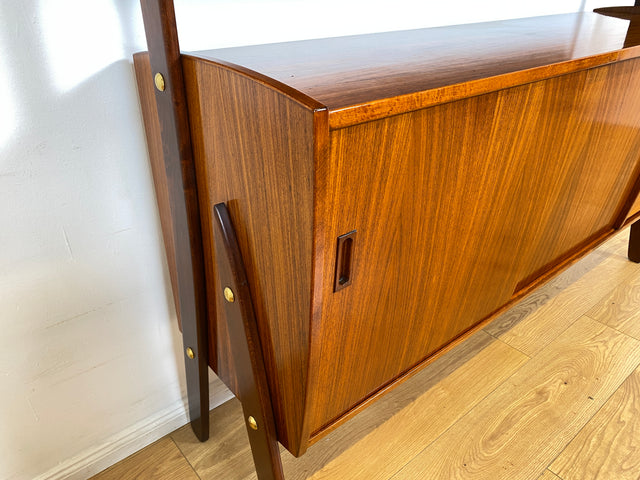 WMK I Hochwertiges skandinavisches Mid-Century Highboard , Vollholz in Teak & Palisander ,  mit Schiebetüren I Schrank Sideboard Kommode Anrichte Cabinet Danish Design Vintage Teak Berlin Köln München