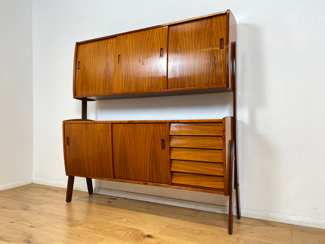 WMK I Hochwertiges skandinavisches Mid-Century Highboard , Vollholz in Teak & Palisander ,  mit Schiebetüren I Schrank Sideboard Kommode Anrichte Cabinet Danish Design Vintage Teak Berlin Köln München