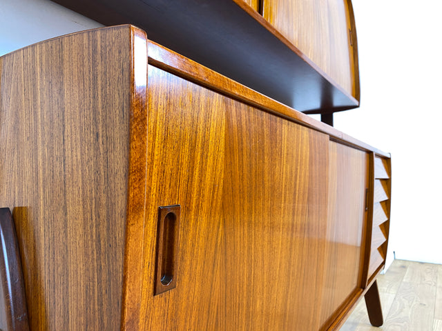 WMK I Hochwertiges skandinavisches Mid-Century Highboard , Vollholz in Teak & Palisander ,  mit Schiebetüren I Schrank Sideboard Kommode Anrichte Cabinet Danish Design Vintage Teak Berlin Köln München