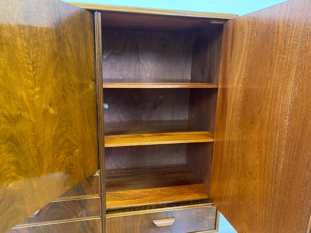 WMK # Hochwertiges & sehr gut erhaltenes skandinavisches Mid-Century Highboard aus vollem Holz mit Schubladen & formschönen Holzgriffen # Schrank Sideboard Wäscheschrank Wohnzimmerschrank Vintage 60er