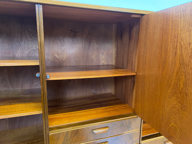 WMK # Hochwertiges & sehr gut erhaltenes skandinavisches Mid-Century Highboard aus vollem Holz mit Schubladen & formschönen Holzgriffen # Schrank Sideboard Wäscheschrank Wohnzimmerschrank Vintage 60er