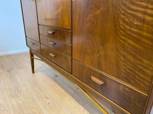 WMK # Hochwertiges & sehr gut erhaltenes skandinavisches Mid-Century Highboard aus vollem Holz mit Schubladen & formschönen Holzgriffen # Schrank Sideboard Wäscheschrank Wohnzimmerschrank Vintage 60er