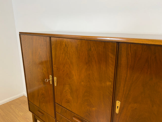 WMK # Hochwertiges & sehr gut erhaltenes skandinavisches Mid-Century Highboard aus vollem Holz mit Schubladen & formschönen Holzgriffen # Schrank Sideboard Wäscheschrank Wohnzimmerschrank Vintage 60er